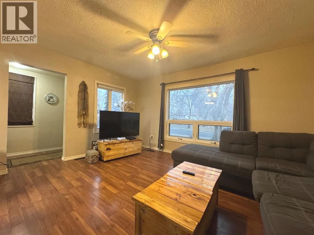 5319 47 AVENUE Image 4