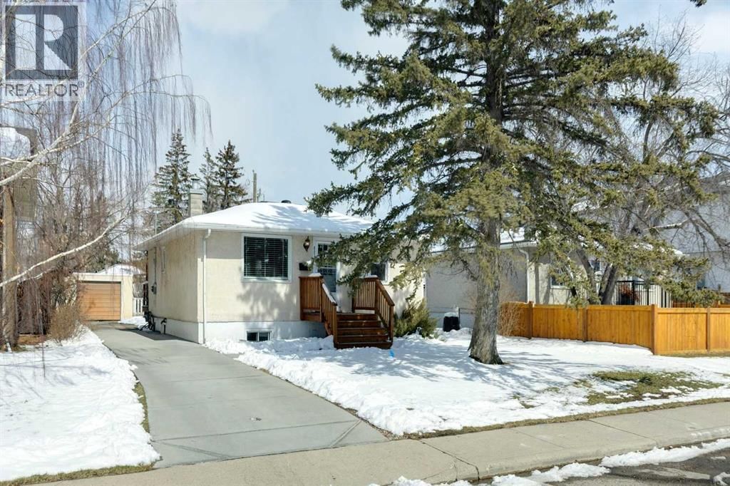 8312 47 Avenue property photo