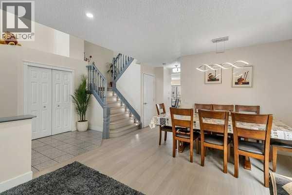 16 SADDLETREE CLOSE NORTHEAST Image 10