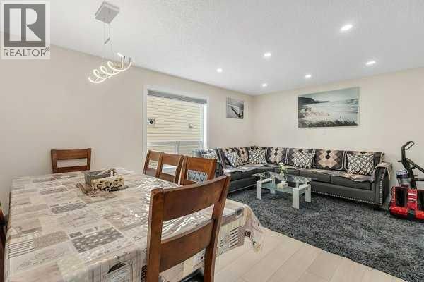 16 SADDLETREE CLOSE NORTHEAST Image 11