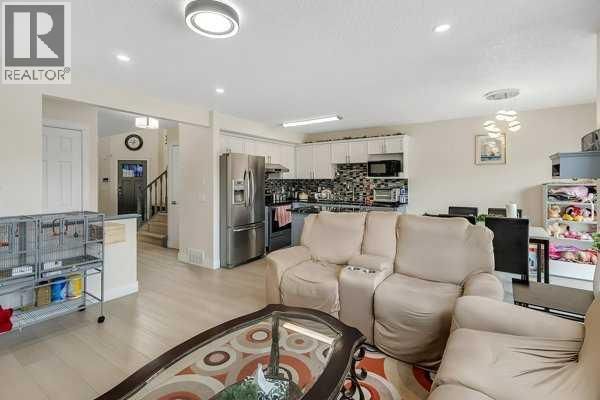 16 SADDLETREE CLOSE NORTHEAST Image 17