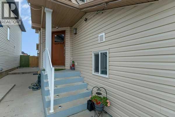 16 SADDLETREE CLOSE NORTHEAST Image 50