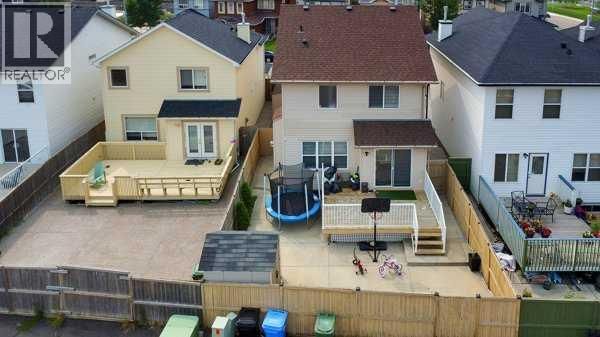 16 SADDLETREE CLOSE NORTHEAST Image 6