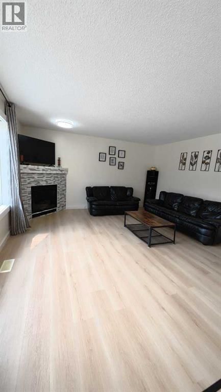 217 COOPERS GROVE SW Image 13