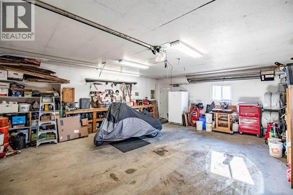 60 GARDEN ROAD Image 32