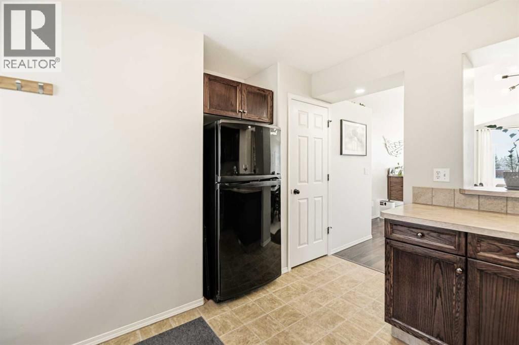 60 GARDEN ROAD Image 9