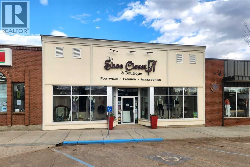 4817 50 STREET Image 1