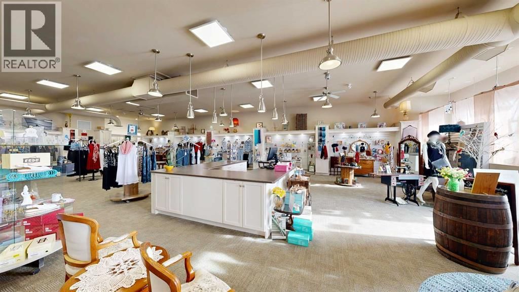 4817 50 STREET Image 2