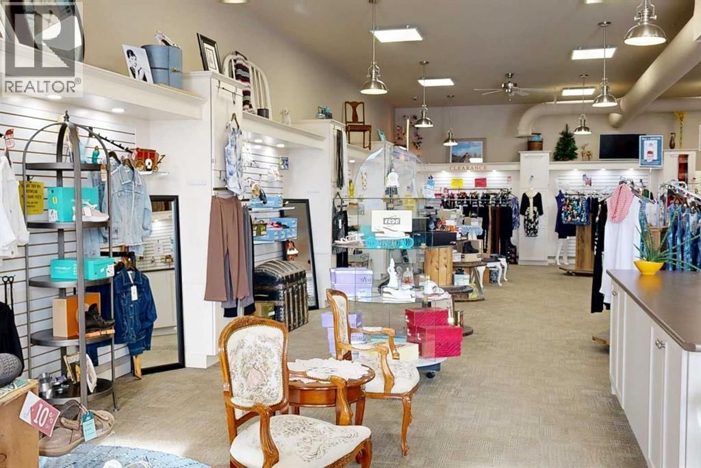 4817 50 STREET Image 4