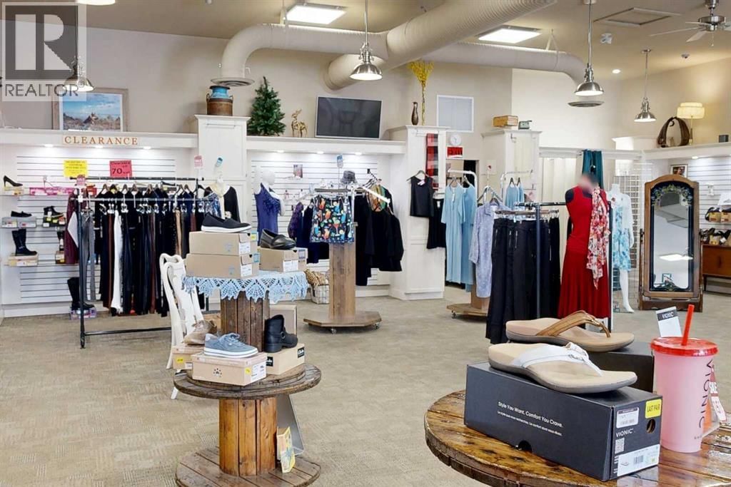 4817 50 STREET Image 6