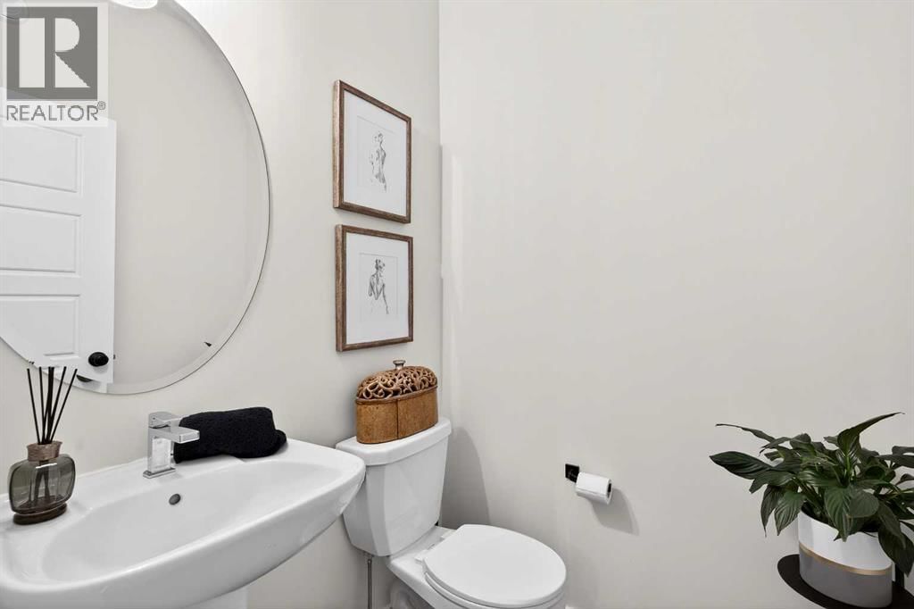 825 REYNOLDS MANOR SOUTHWEST Image 13