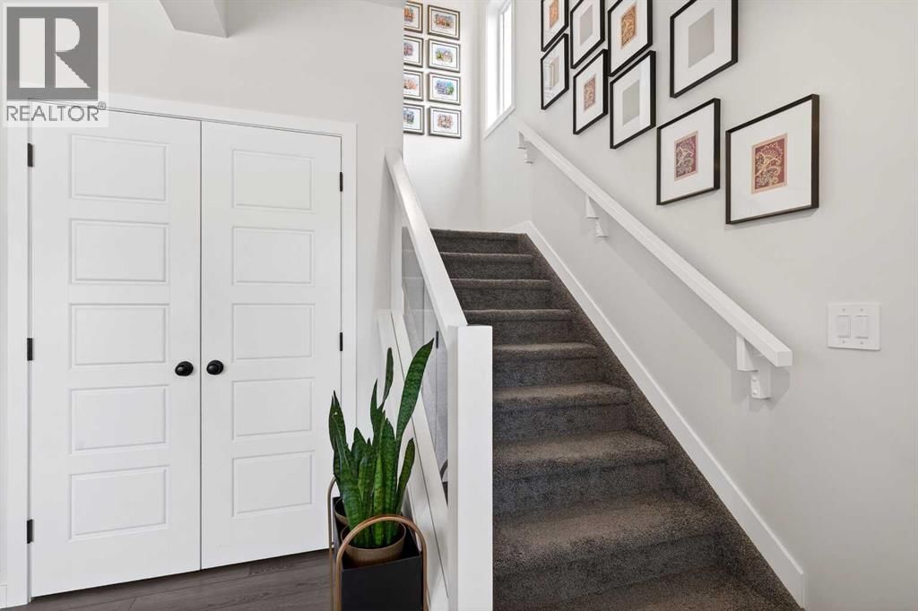 825 REYNOLDS MANOR SOUTHWEST Image 15