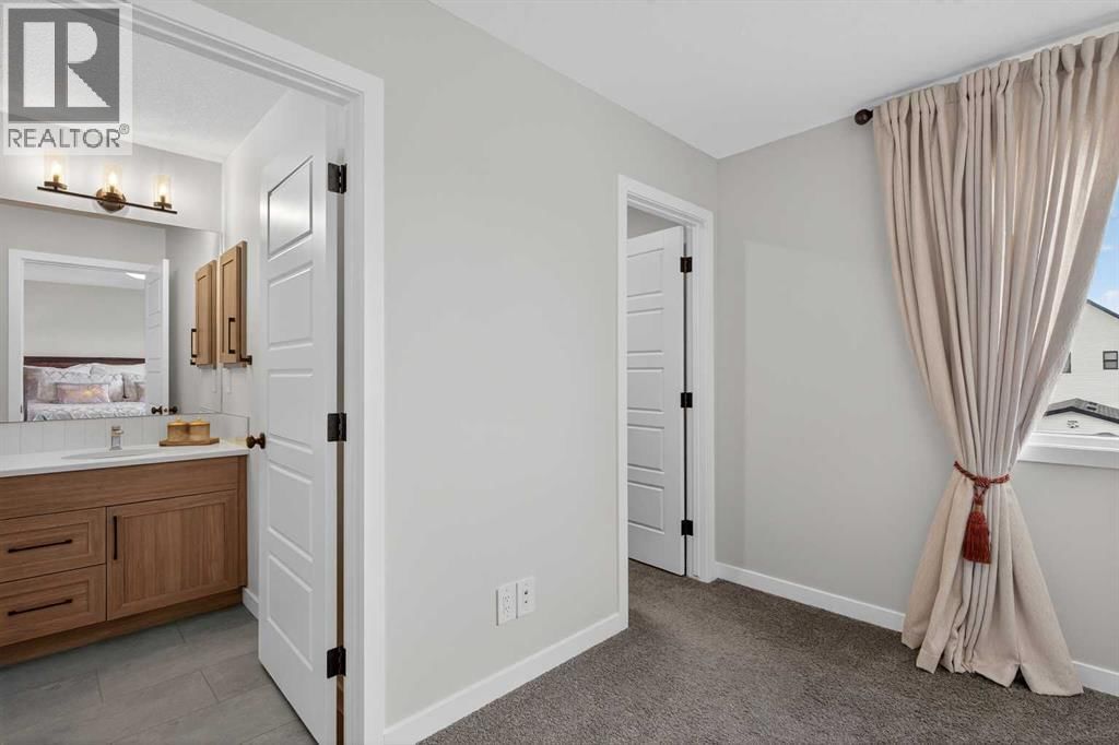 825 REYNOLDS MANOR SOUTHWEST Image 18