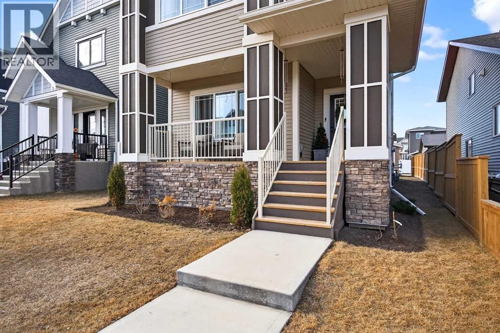 825 REYNOLDS MANOR SOUTHWEST Image 2