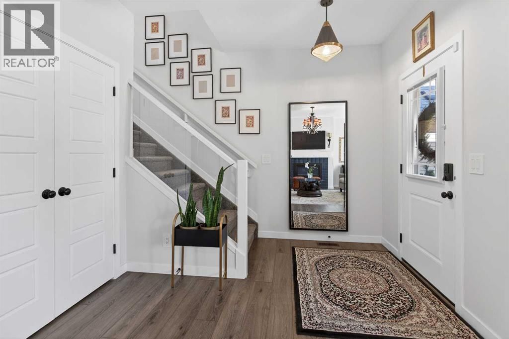 825 REYNOLDS MANOR SOUTHWEST Image 4