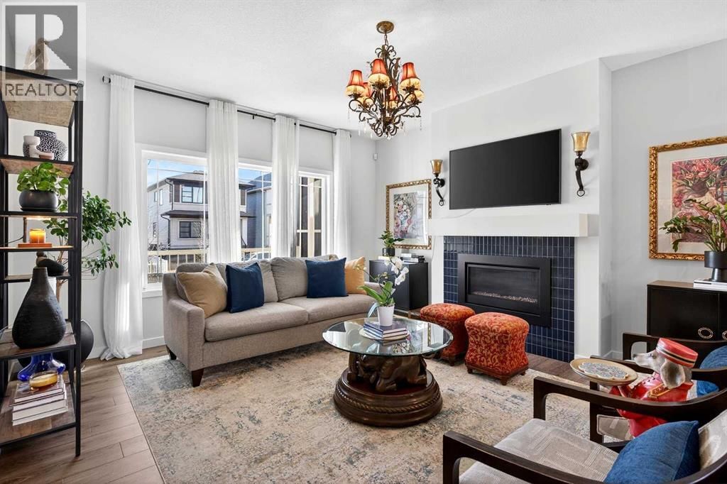 825 REYNOLDS MANOR SOUTHWEST Image 5