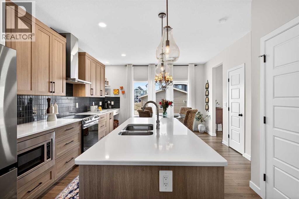 825 REYNOLDS MANOR SOUTHWEST Image 9