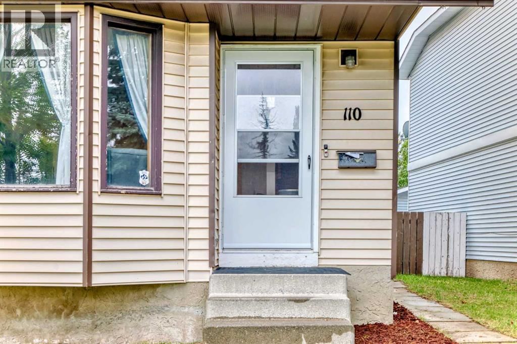 110 Edgeburn Crescent property photo
