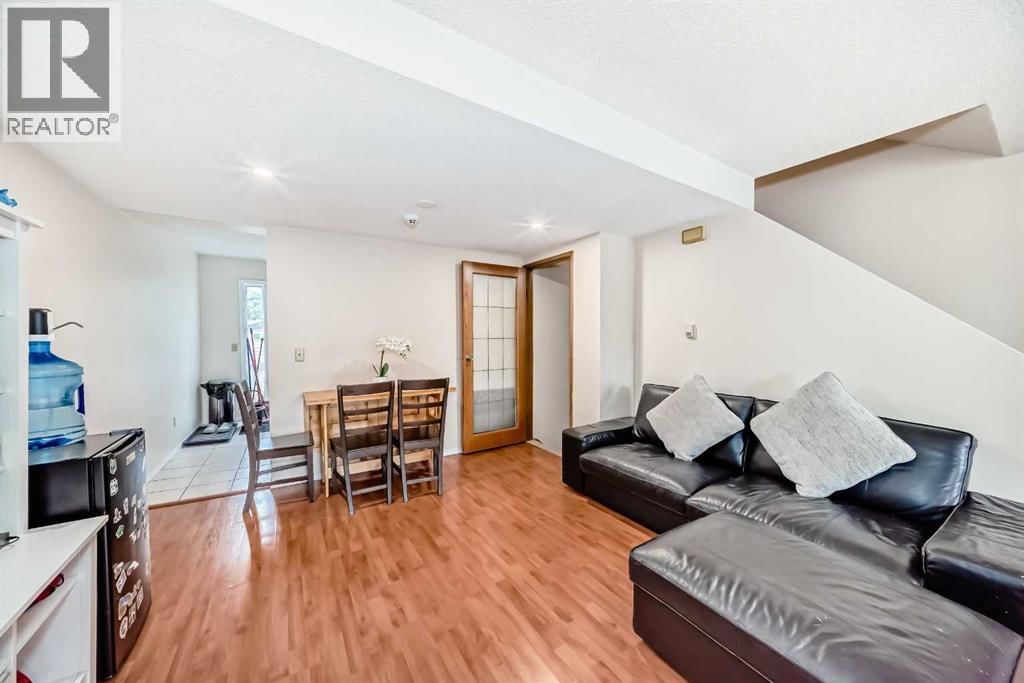 110 Edgeburn Crescent property photo