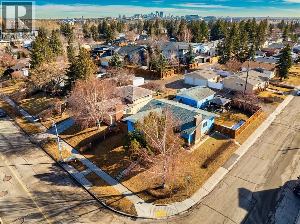 5424 37 STREET SOUTHWEST Image 3