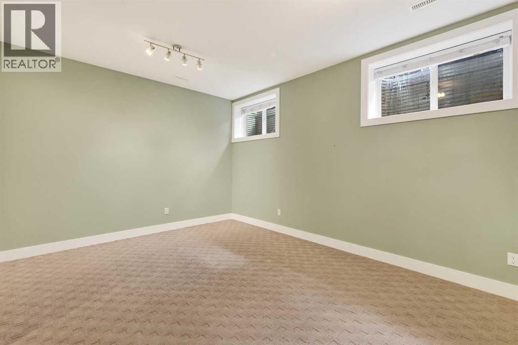 2005 32 STREET SOUTHWEST Image 23