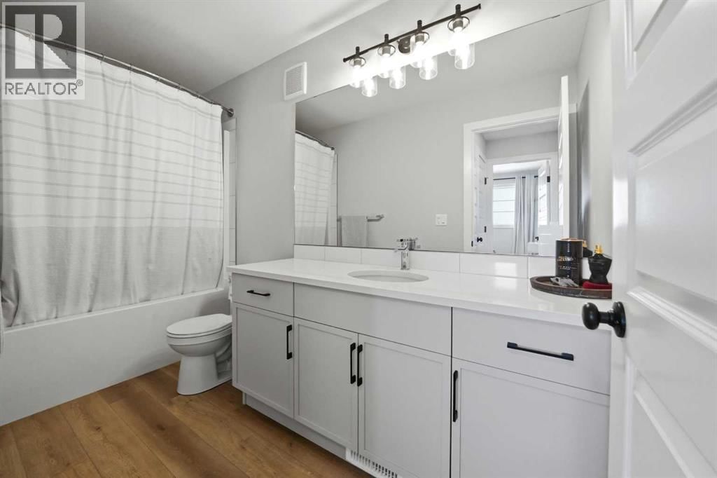 56 TRINITY STREET Image 19