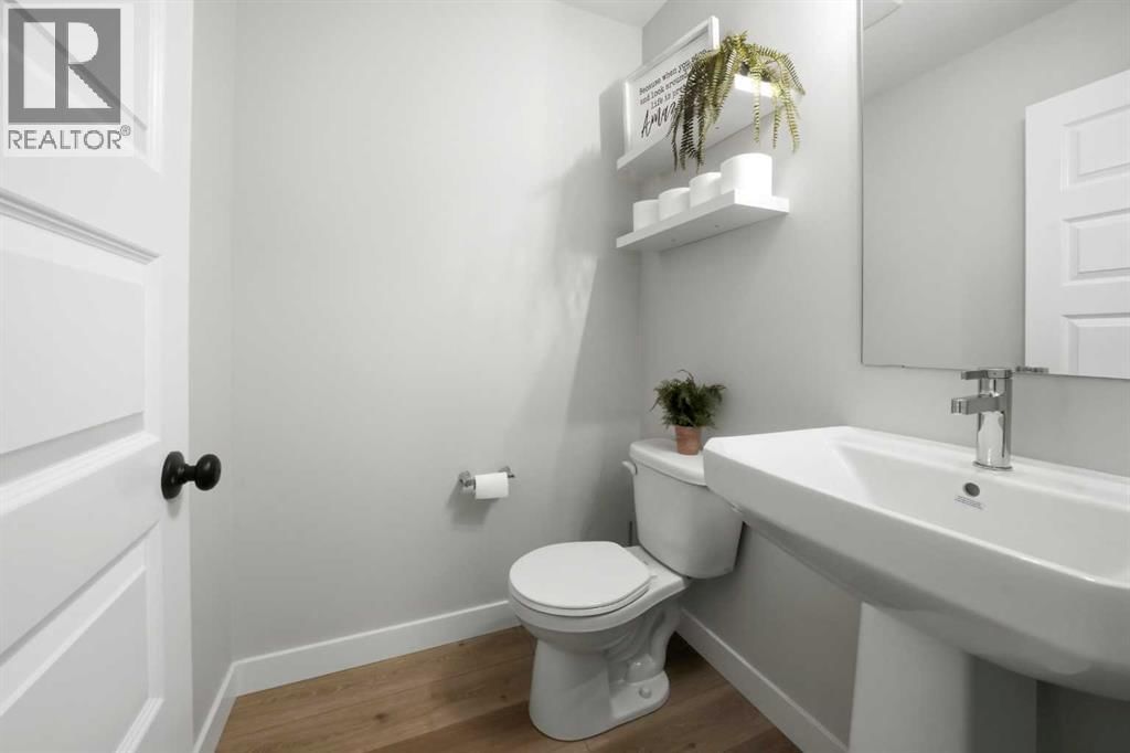 56 TRINITY STREET Image 25