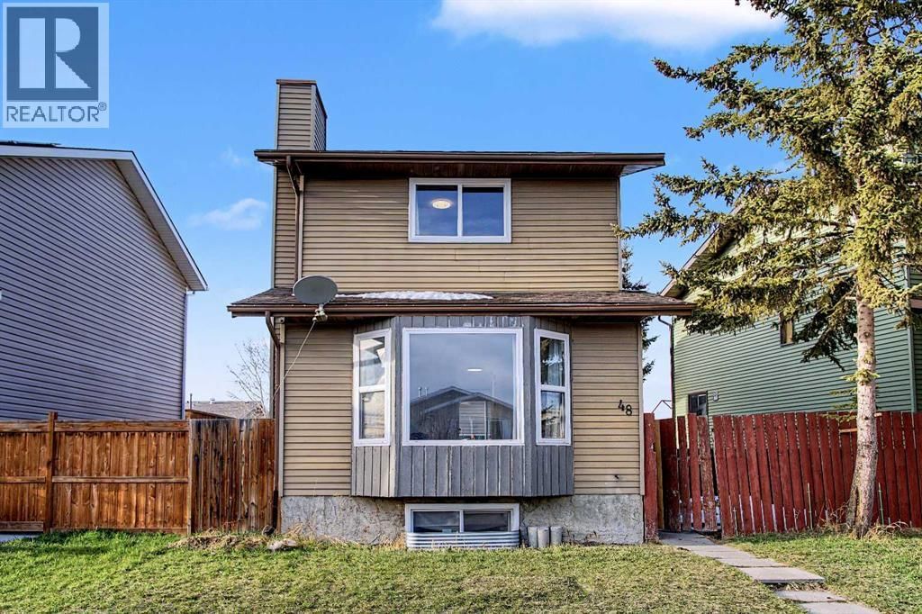 48 WHITWORTH WAY NORTHEAST Image 1