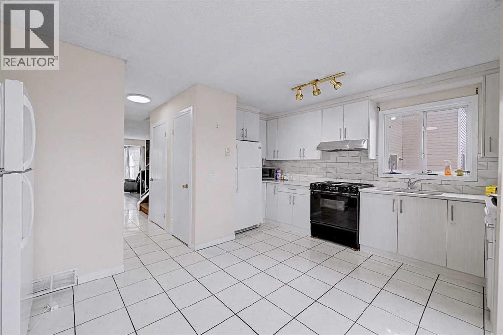 48 WHITWORTH WAY NORTHEAST Image 10