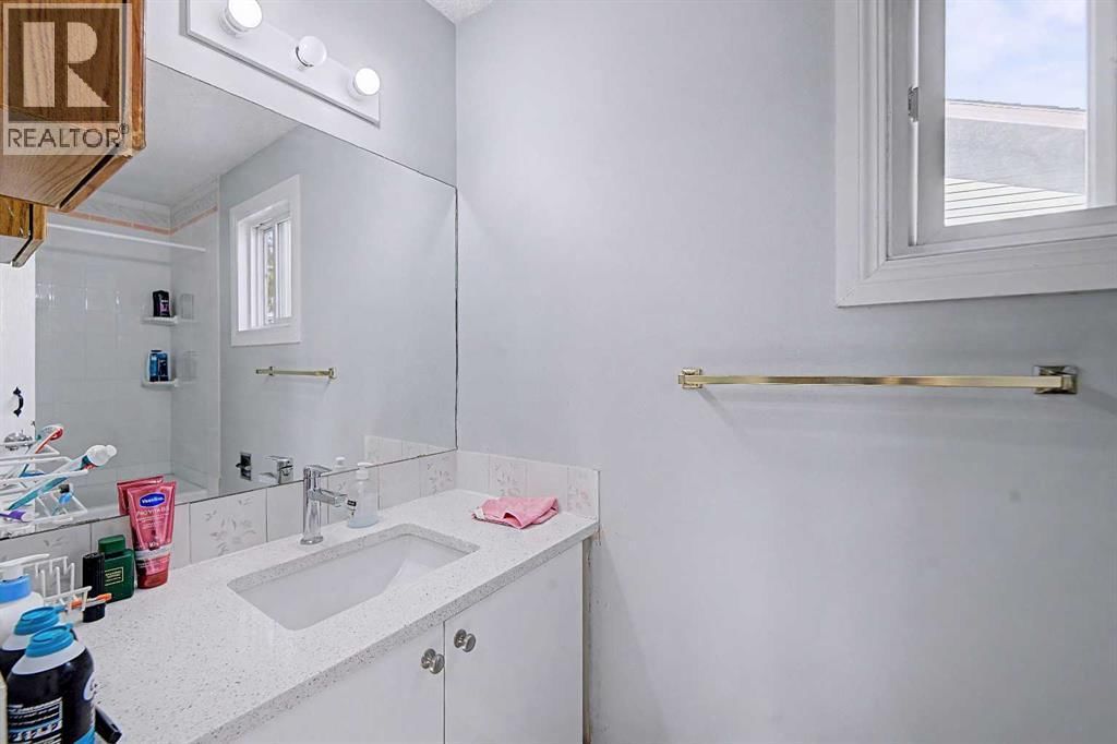 48 WHITWORTH WAY NORTHEAST Image 16