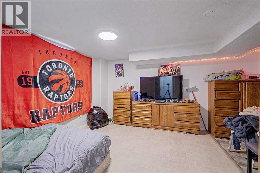 48 WHITWORTH WAY NORTHEAST Image 30