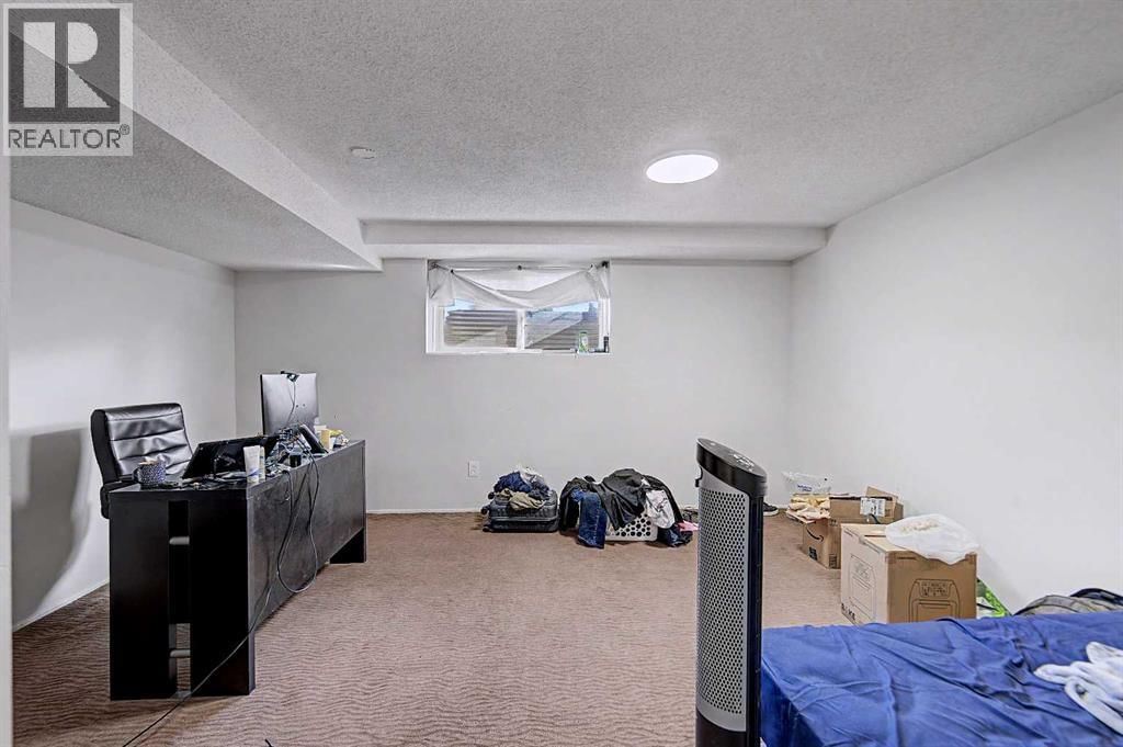 48 WHITWORTH WAY NORTHEAST Image 31