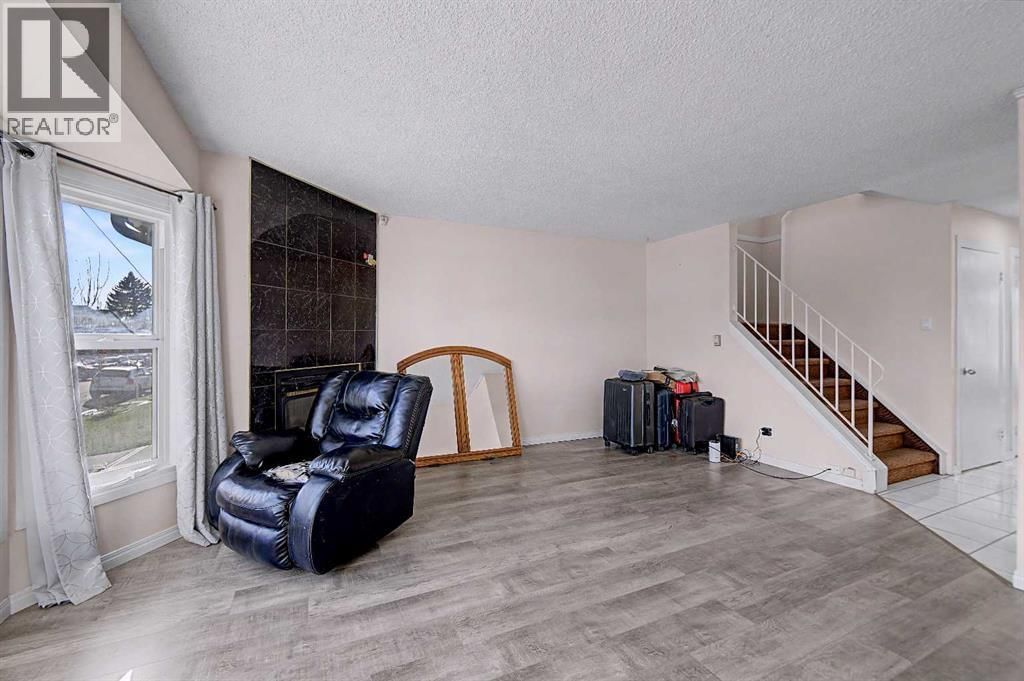 48 WHITWORTH WAY NORTHEAST Image 8