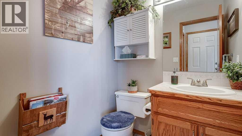 10 DOUGLAS AVENUE Image 12