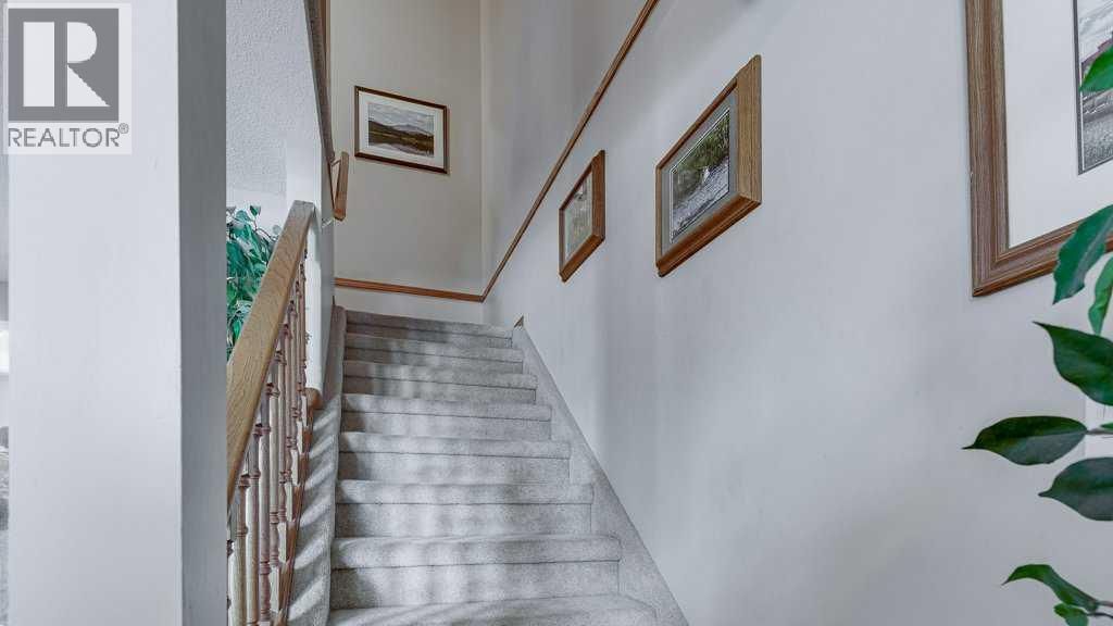 10 DOUGLAS AVENUE Image 13