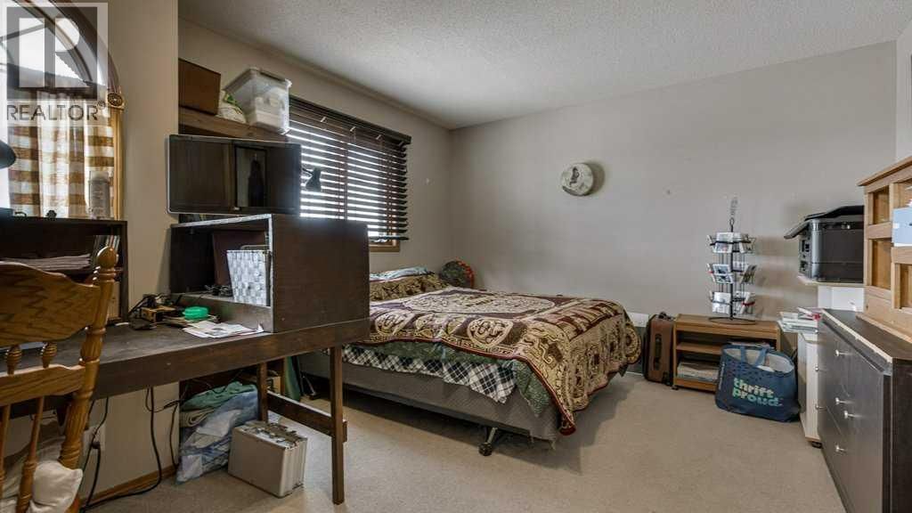 10 DOUGLAS AVENUE Image 15