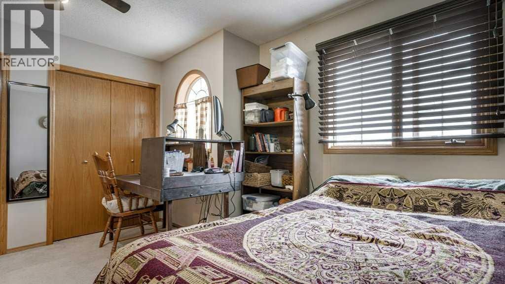 10 DOUGLAS AVENUE Image 17