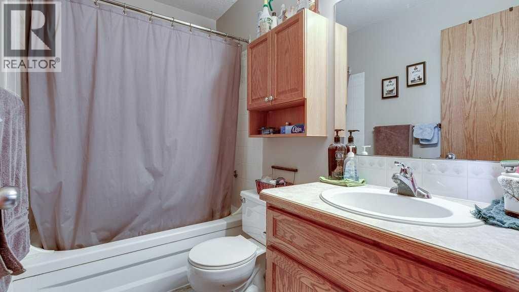 10 DOUGLAS AVENUE Image 19