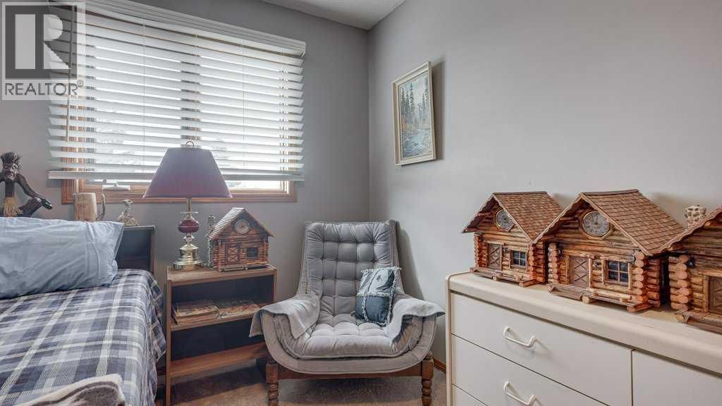 10 DOUGLAS AVENUE Image 21