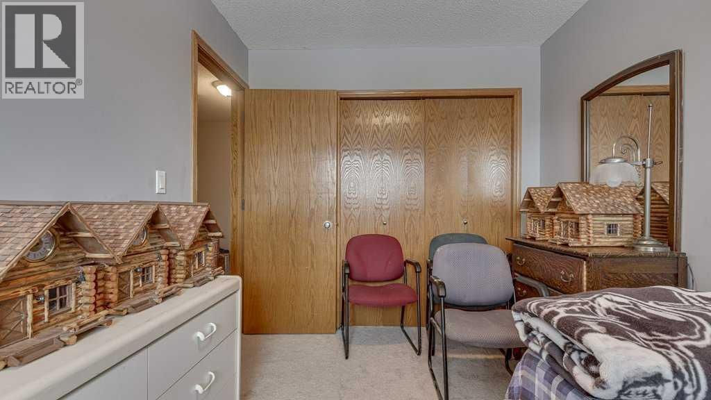 10 DOUGLAS AVENUE Image 22