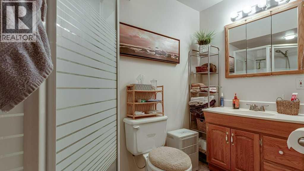 10 DOUGLAS AVENUE Image 28