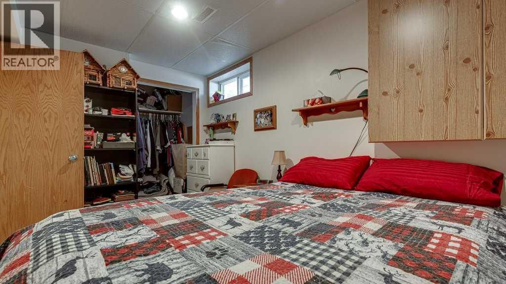 10 DOUGLAS AVENUE Image 30