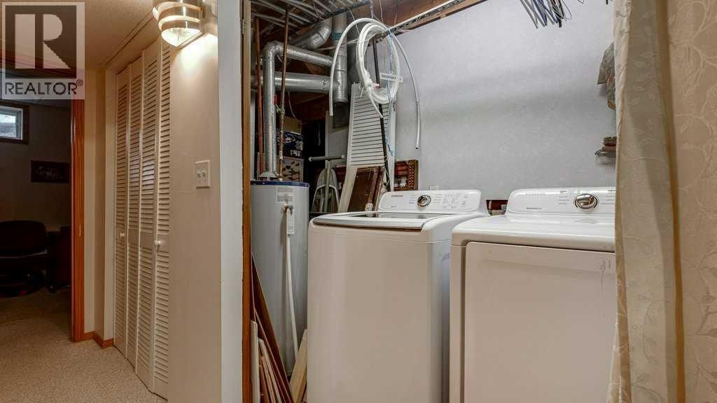 10 DOUGLAS AVENUE Image 32