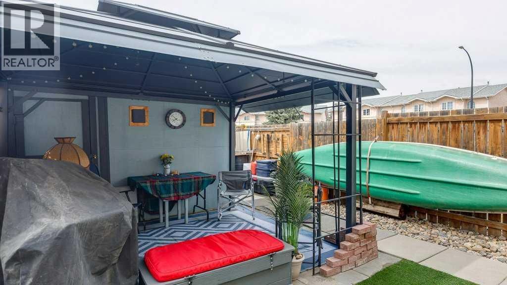 10 DOUGLAS AVENUE Image 34