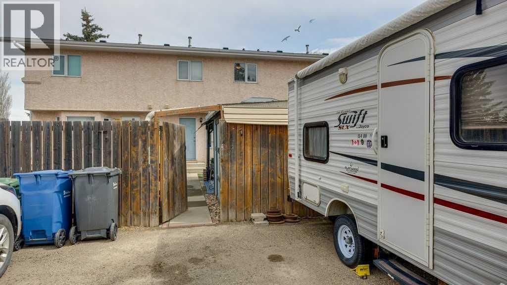 10 DOUGLAS AVENUE Image 37