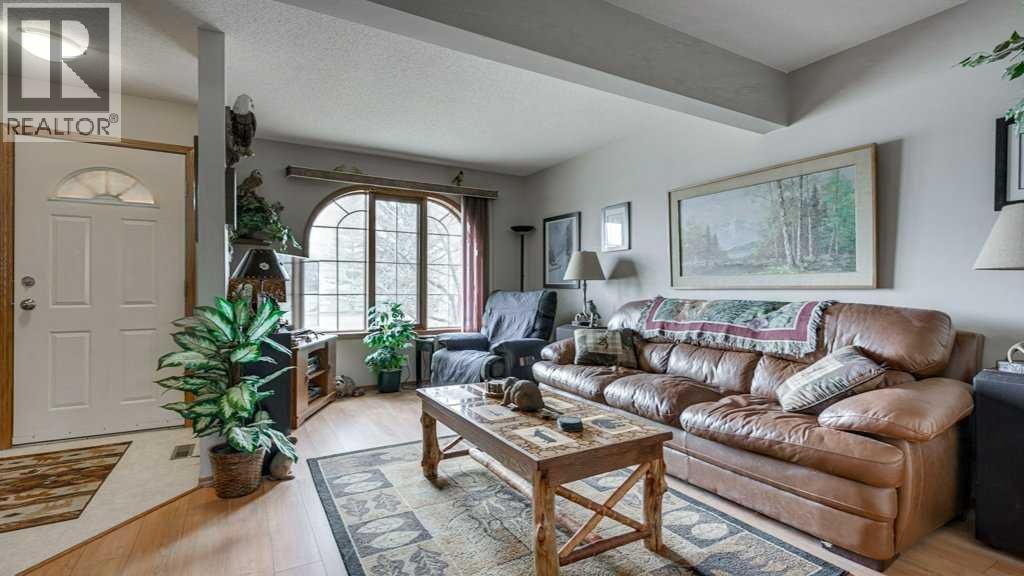 10 DOUGLAS AVENUE Image 4