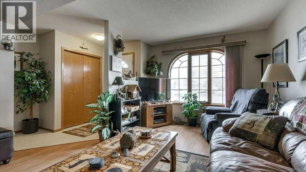 10 DOUGLAS AVENUE Image 5