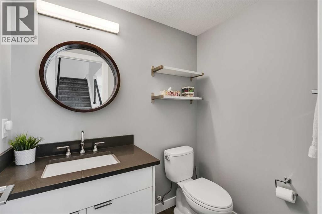 947 31 AVENUE NORTHWEST Image 17