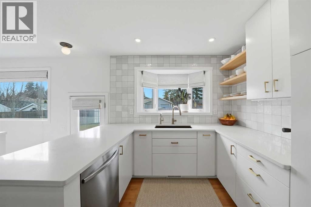 12 STIRLING CLOSE Image 14