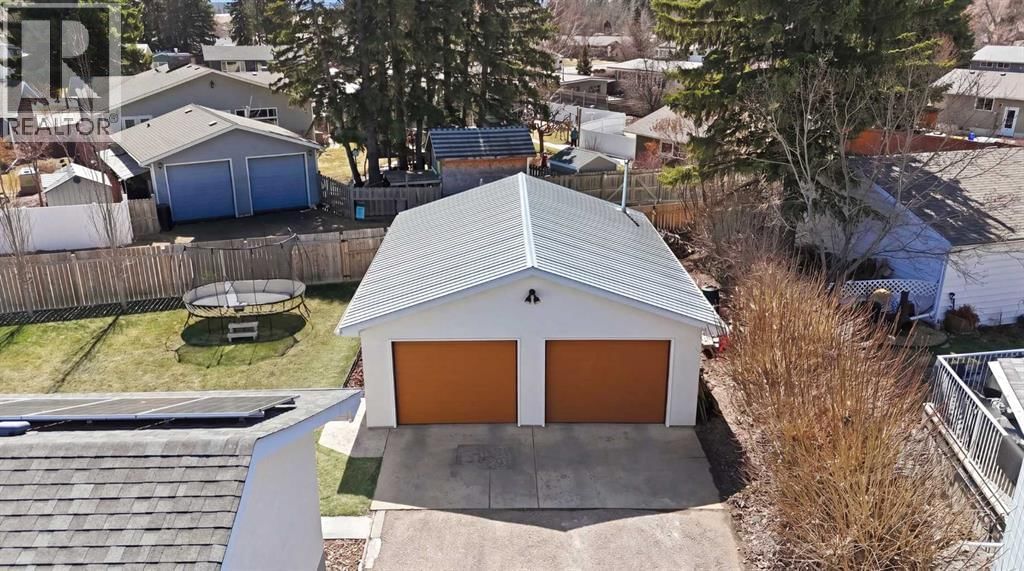 12 STIRLING CLOSE Image 40